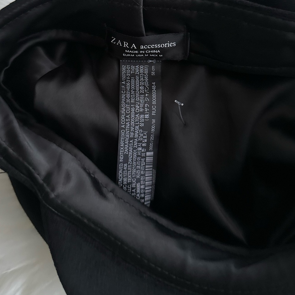 Zara Black Velvet News Boy Cap - Picture 5 of 9